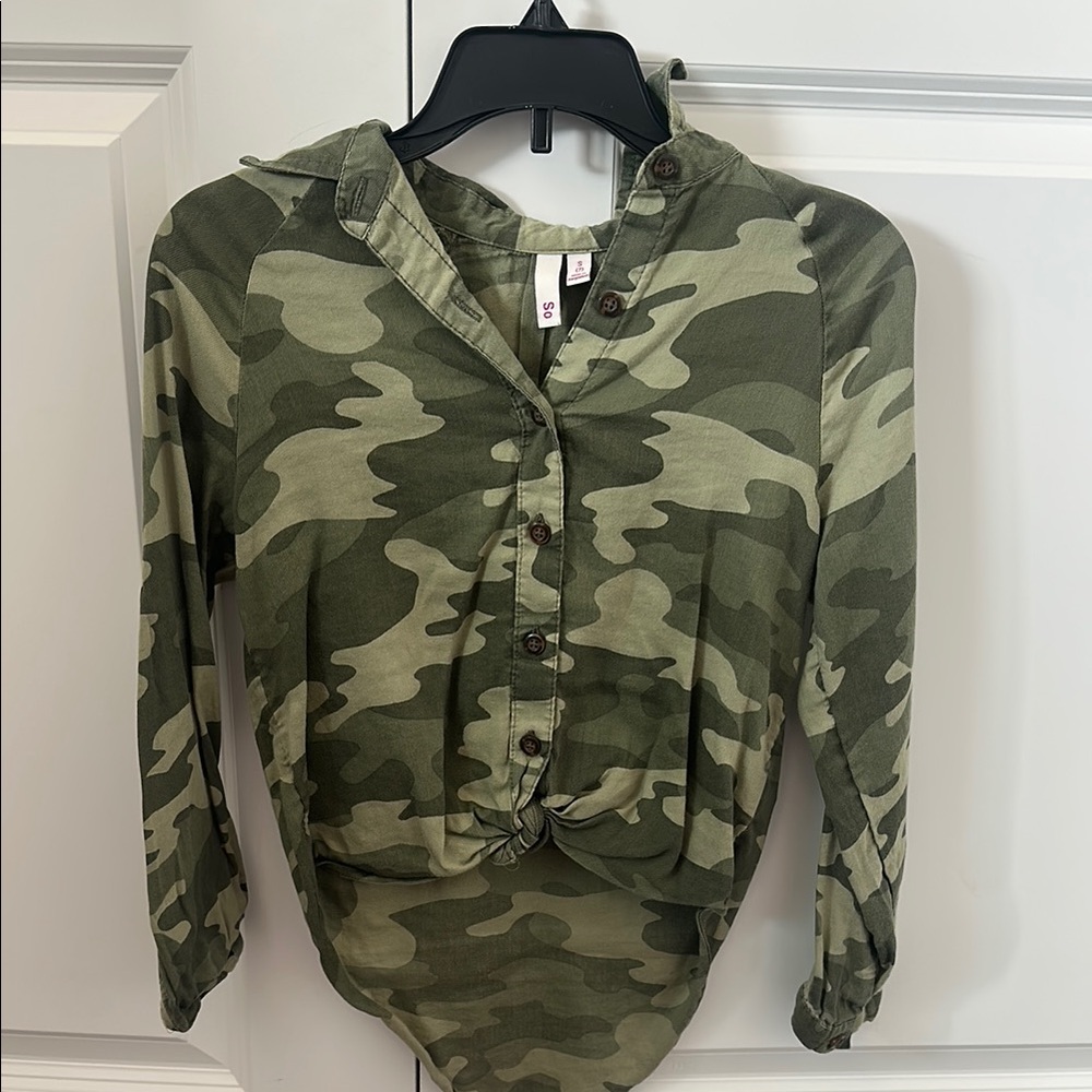 Girls camo button down top size 7